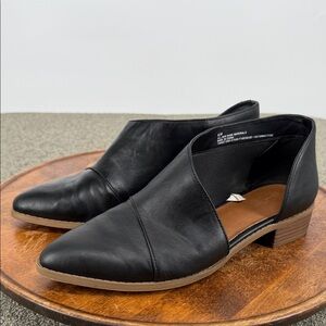 Universal Thread Shoes Wm 8.5 Wide Black Faux Leather D'Orsay Cut Out Flats